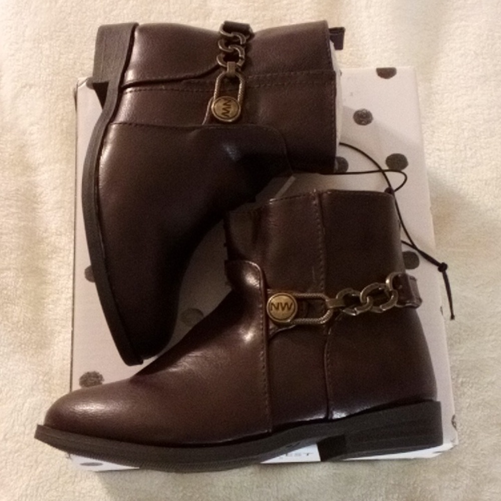 NINE WEST ADORABLE GIRLS BOOTS SIZE 10M IN BOX NEW!